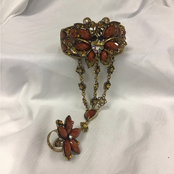 Butterfly Slave Bracelet with Ring - Picture 5 of 12